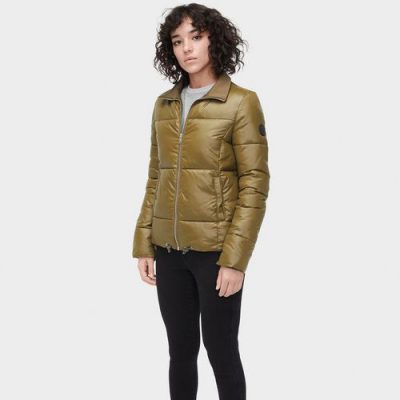 UGG Izzie Puffer Jacket Nylon voor Dames in Olive, maat M