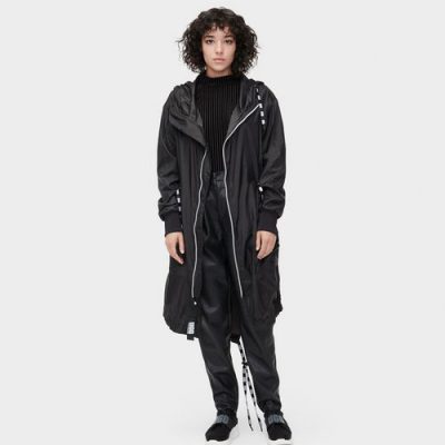 UGG Carinna Hooded Anorak voor Dames in Black, maat M | Polyester