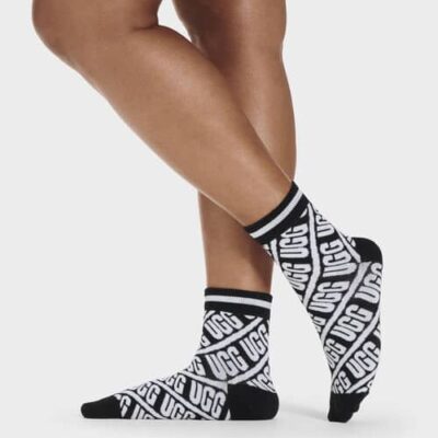 UGG Logo Graphic Quarter Sokken voor Dames in Black, maat OS | Katoenmix